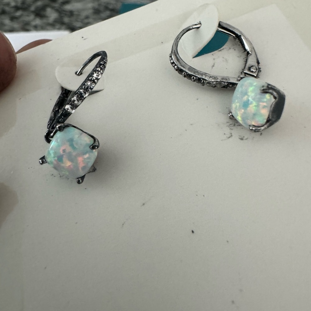 Earrings - Picture 2 of 3